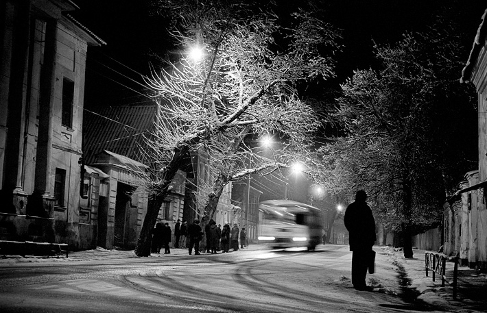 Ночь, улица, фонарь. Фото с сайта vesti95.ru