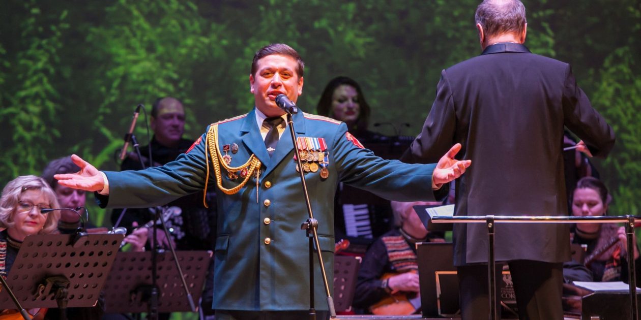 Андрей Романов на сцене Владимирской областной филармонии