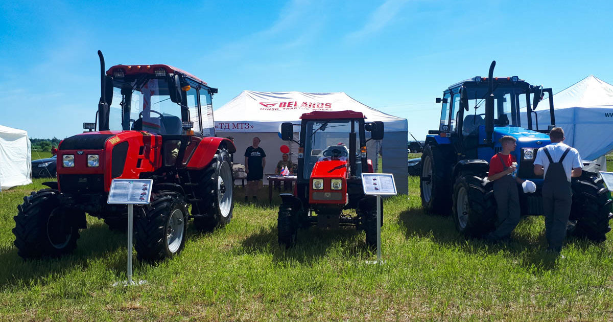 Трактора используются в сферах ЖКХ и сельского хозяйства